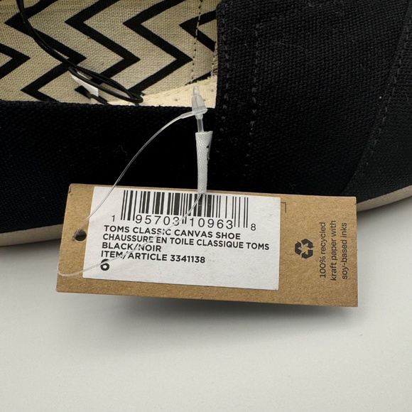 NWT TOMS Classic Canvas Slip-On Shoe, Black/White, Women's Size 6 - Picture 11 of 11